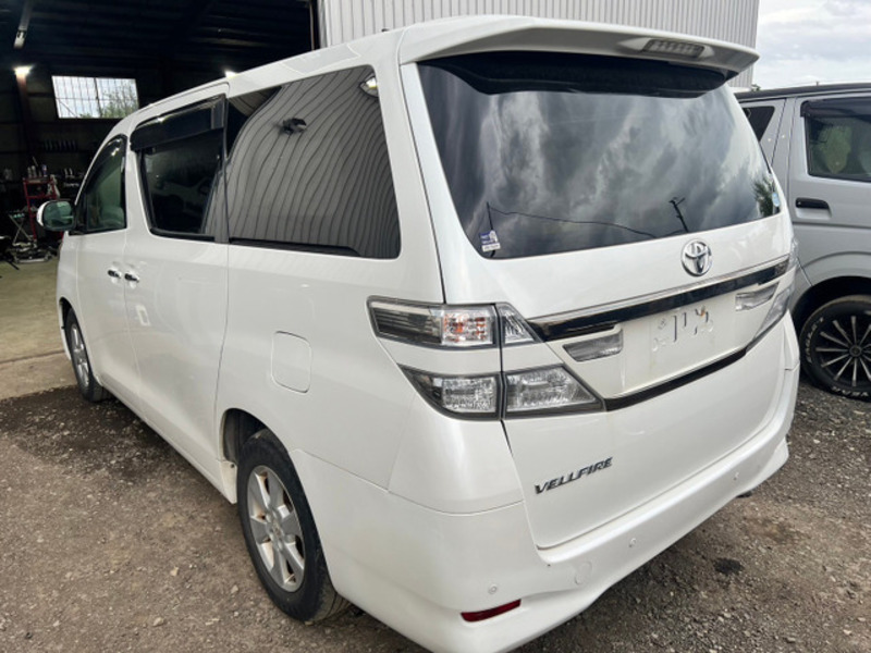 VELLFIRE-11