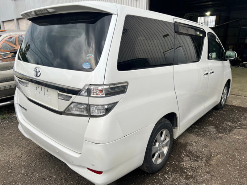 VELLFIRE-1