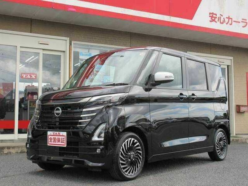 NISSAN　ROOX