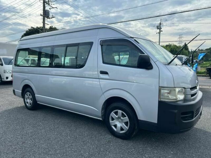 TOYOTA　HIACE VAN