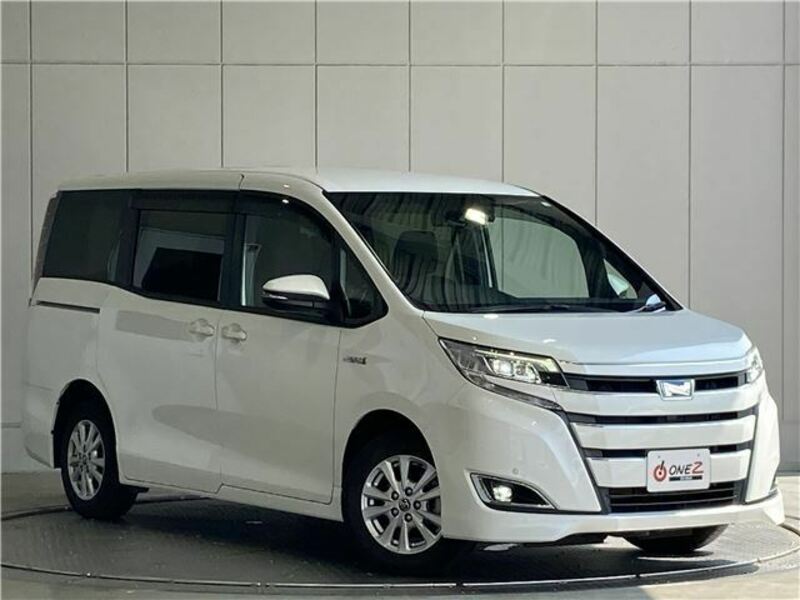 TOYOTA　NOAH