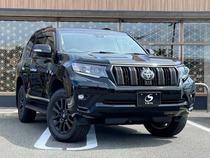 TOYOTA　LAND CRUISER PRADO