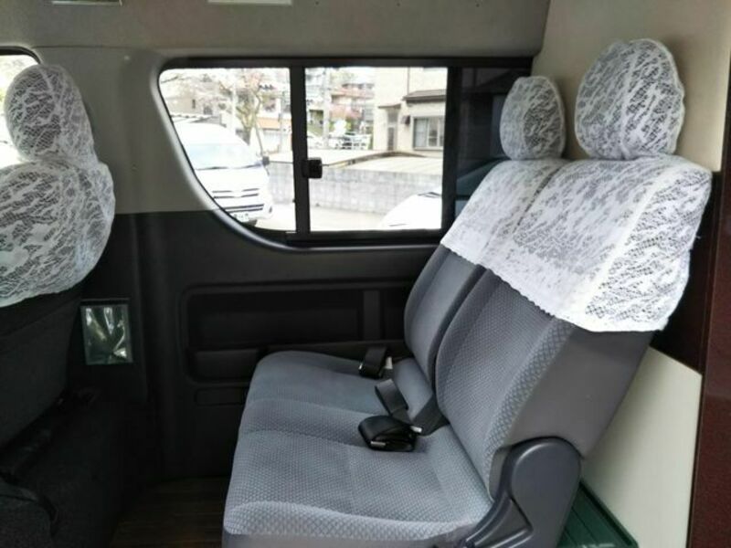 HIACE COMMUTER-15