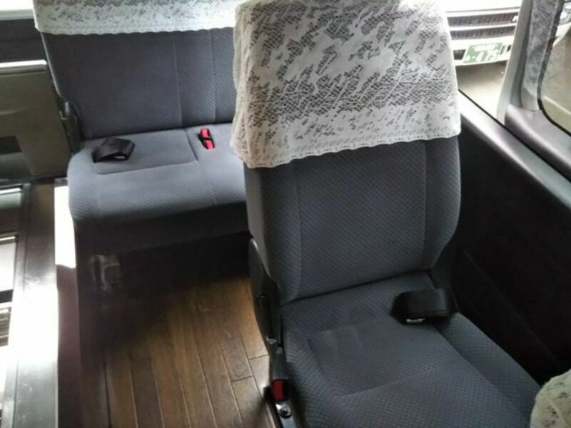 HIACE COMMUTER-18