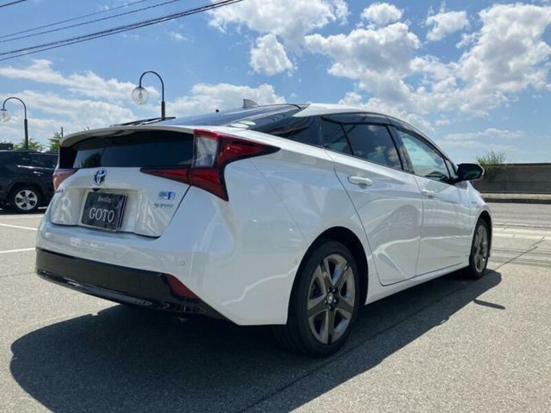 PRIUS-3