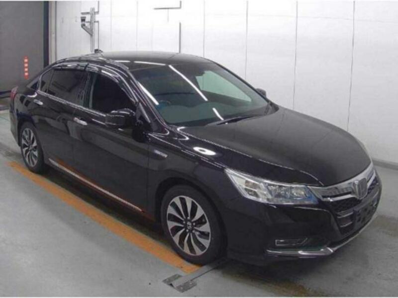 HONDA　ACCORD HYBRID