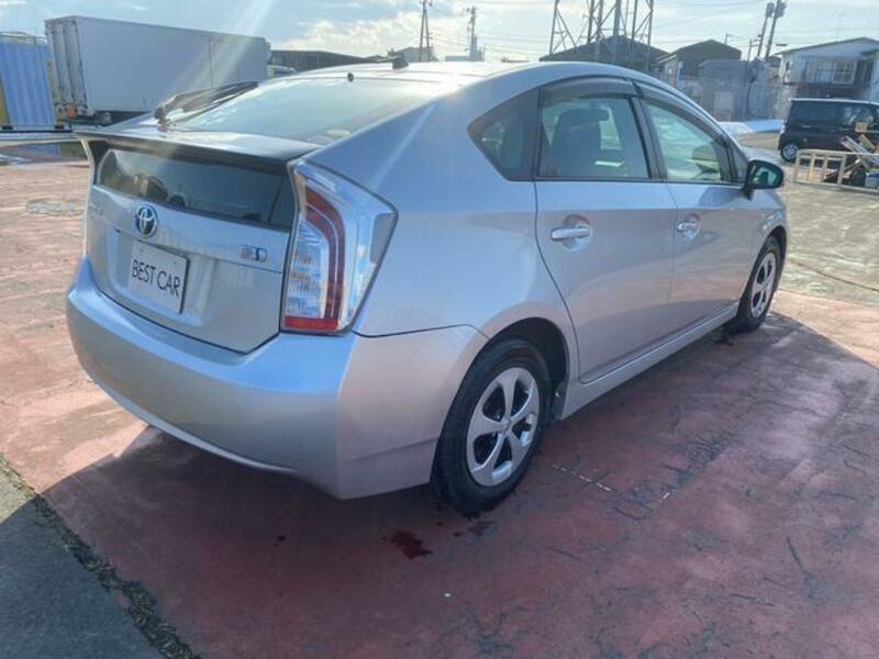 PRIUS-4