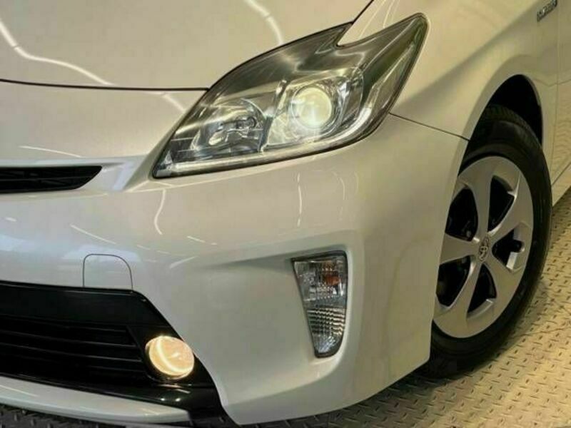 PRIUS-12