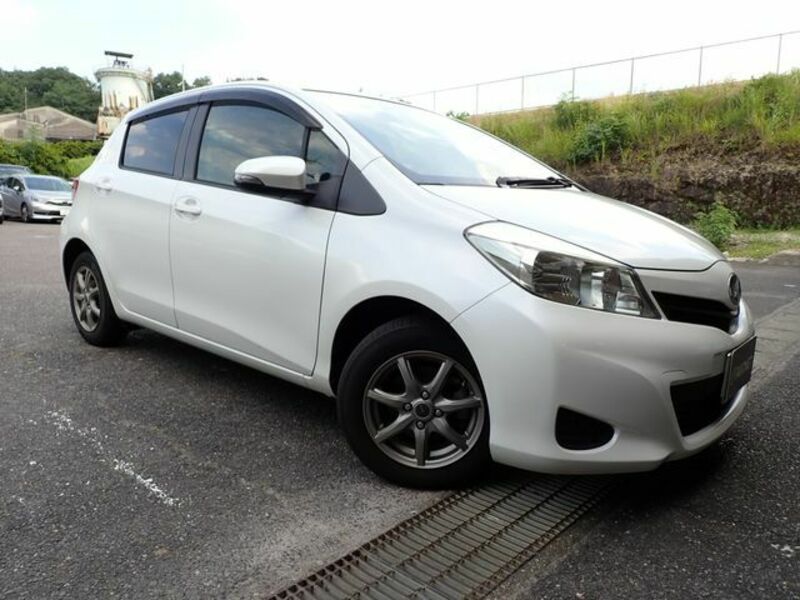 TOYOTA　VITZ