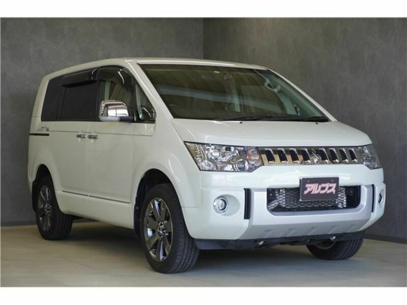 MITSUBISHI　DELICA D5