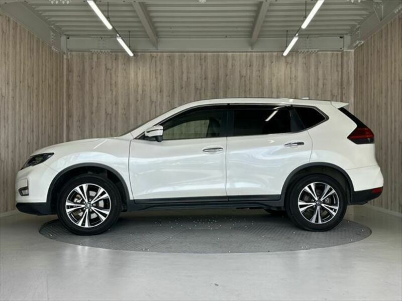 X-TRAIL-17