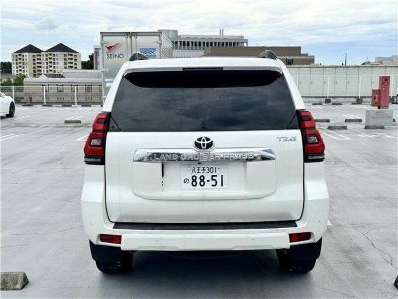 LAND CRUISER PRADO-3