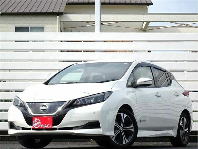 NISSAN　LEAF