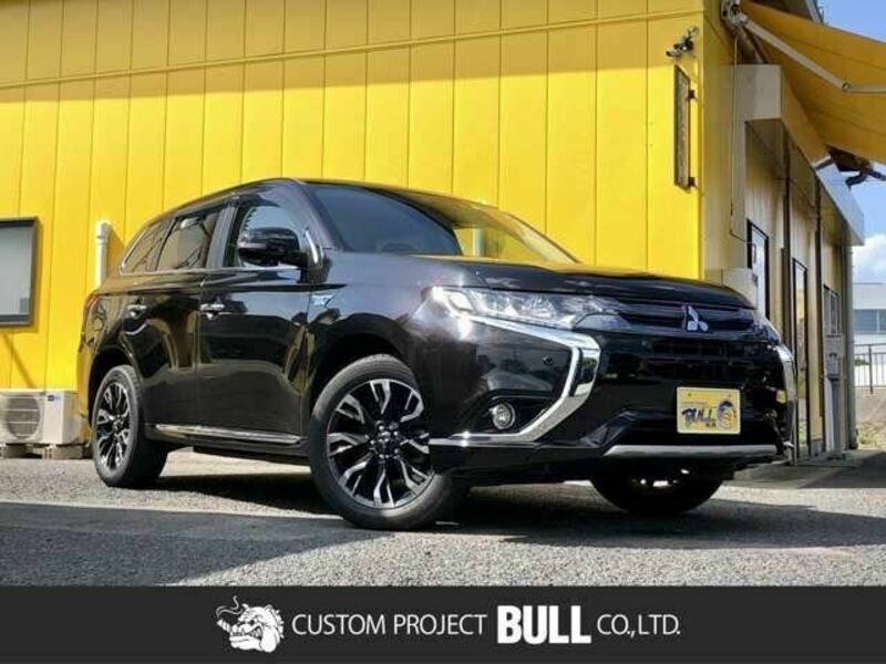 MITSUBISHI　OUTLANDER PHEV