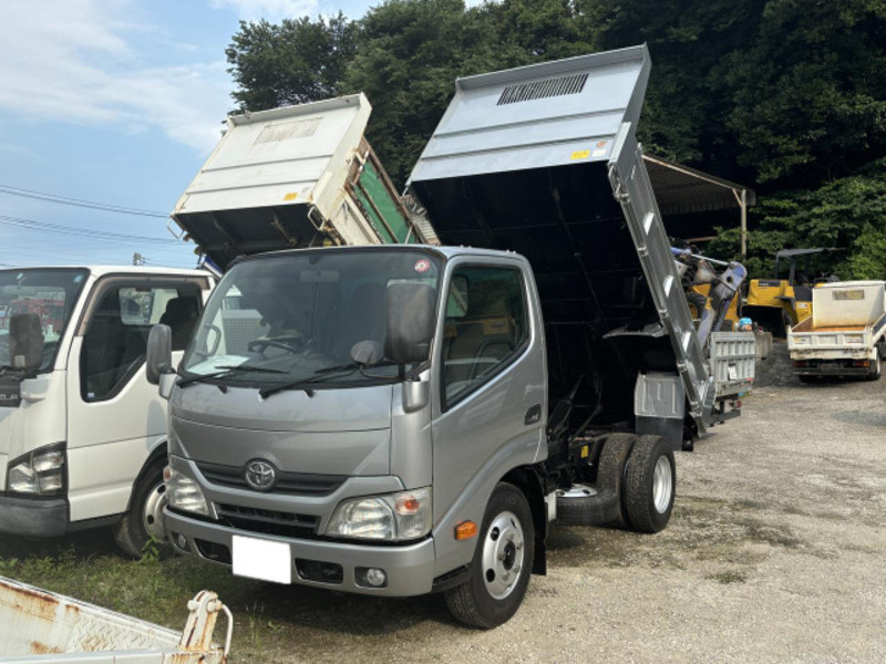 TOYOTA　DYNA