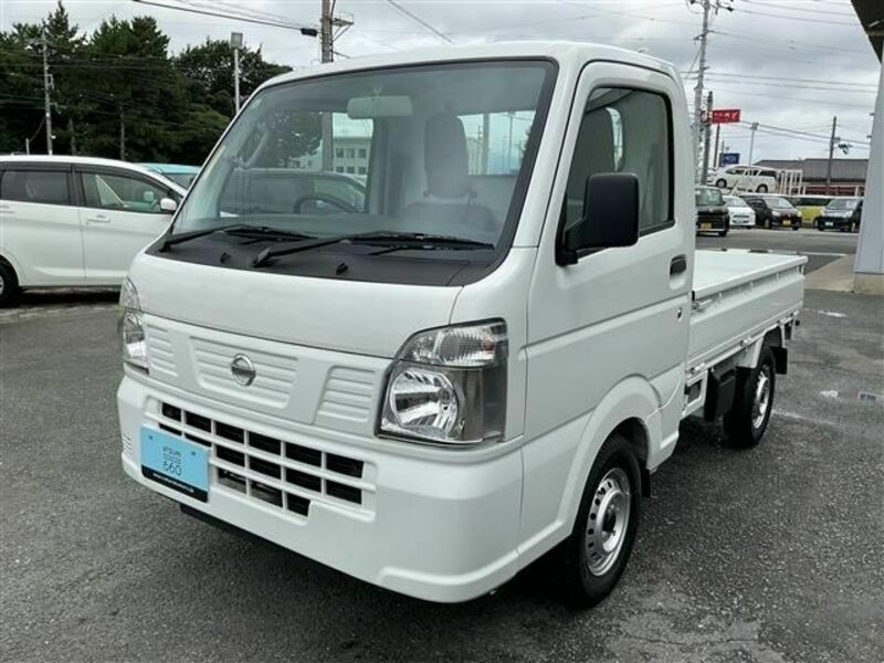 NISSAN　NT100 CLIPPER