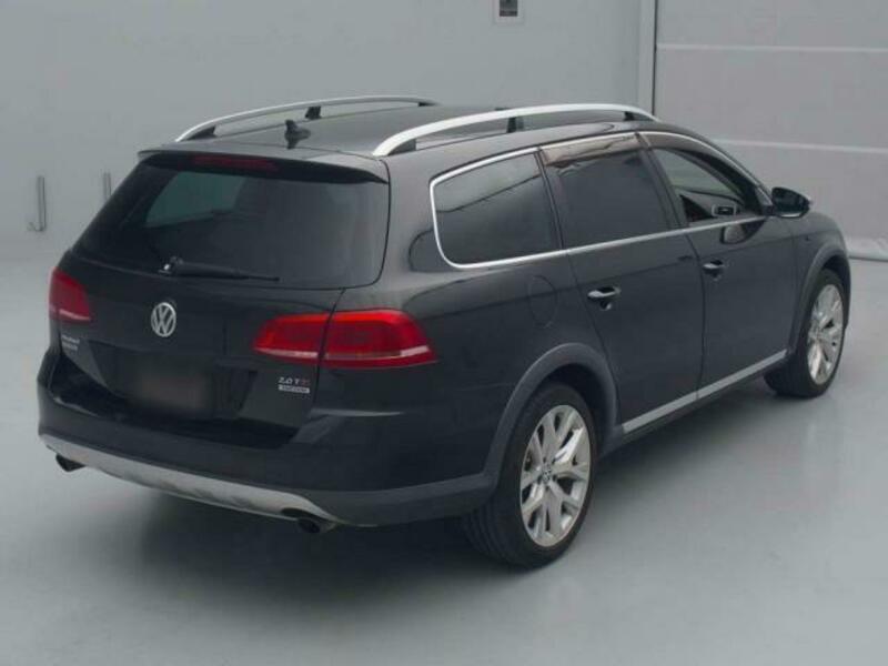 PASSAT ALLTRACK-5