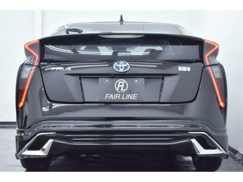 PRIUS-8