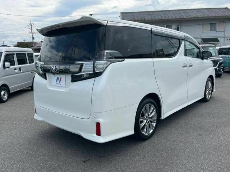 VELLFIRE-18