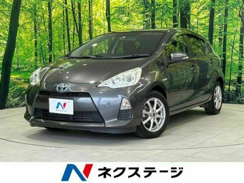 TOYOTA　AQUA