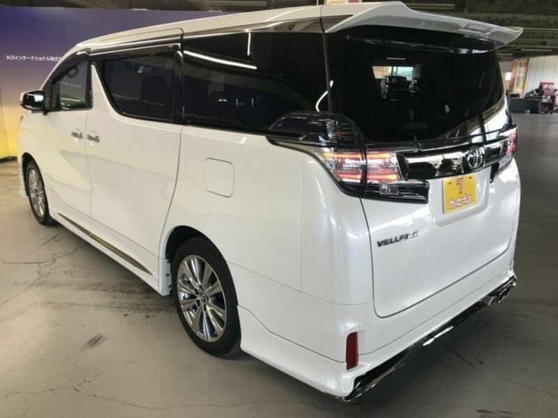 VELLFIRE-11