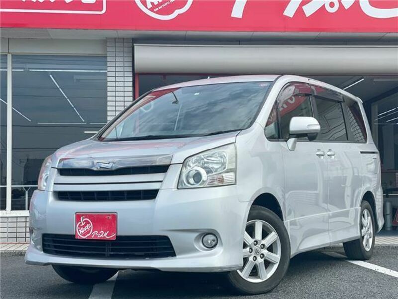 TOYOTA　NOAH