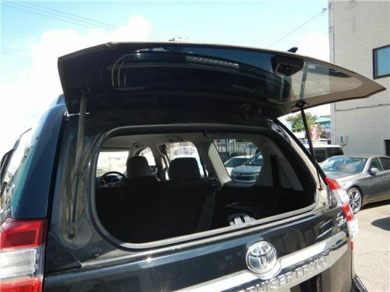 LAND CRUISER PRADO-16