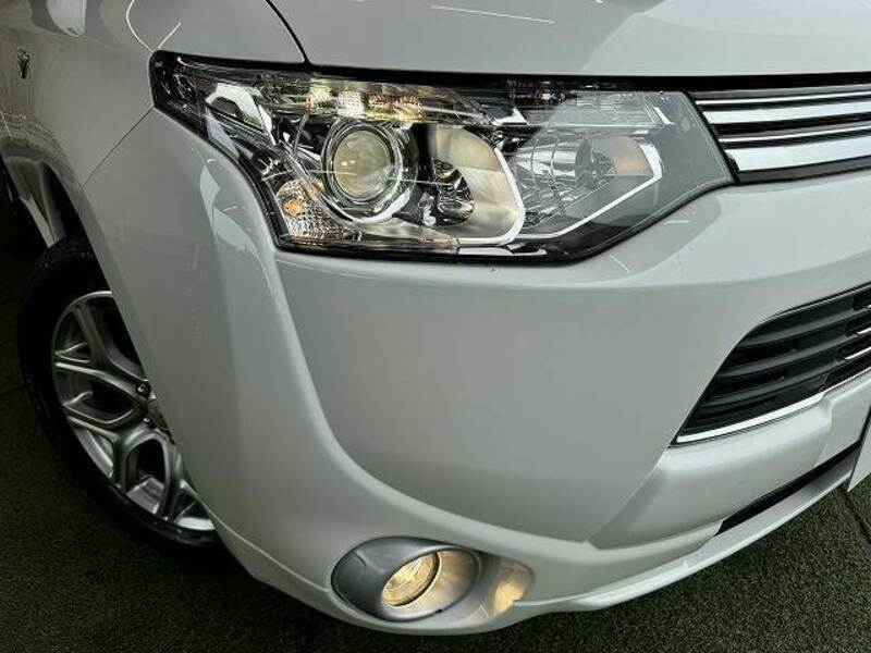 OUTLANDER PHEV-18