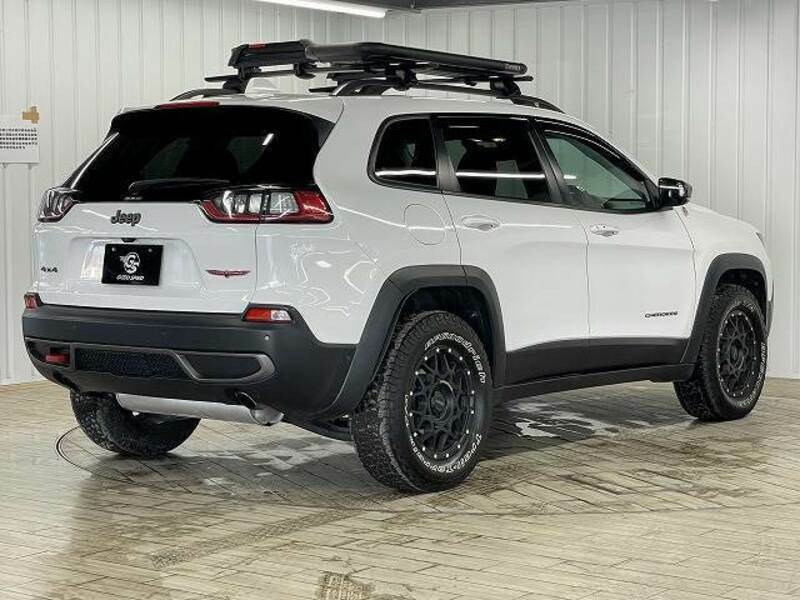 JEEP CHEROKEE-16