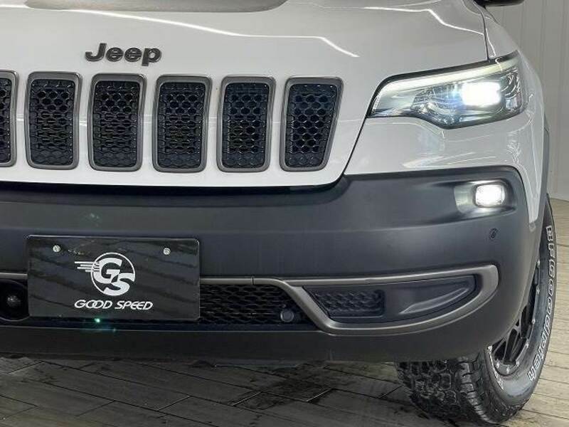 JEEP CHEROKEE-17