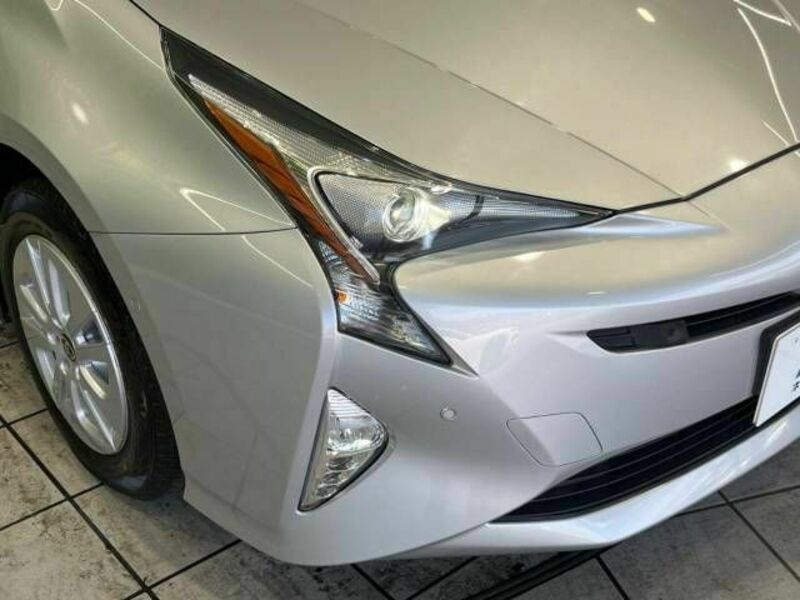 PRIUS-12