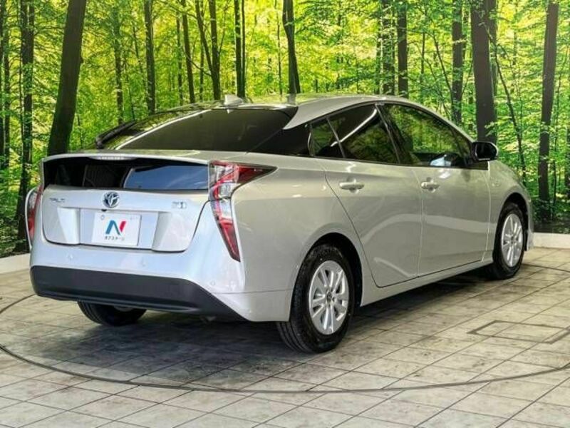 PRIUS-17