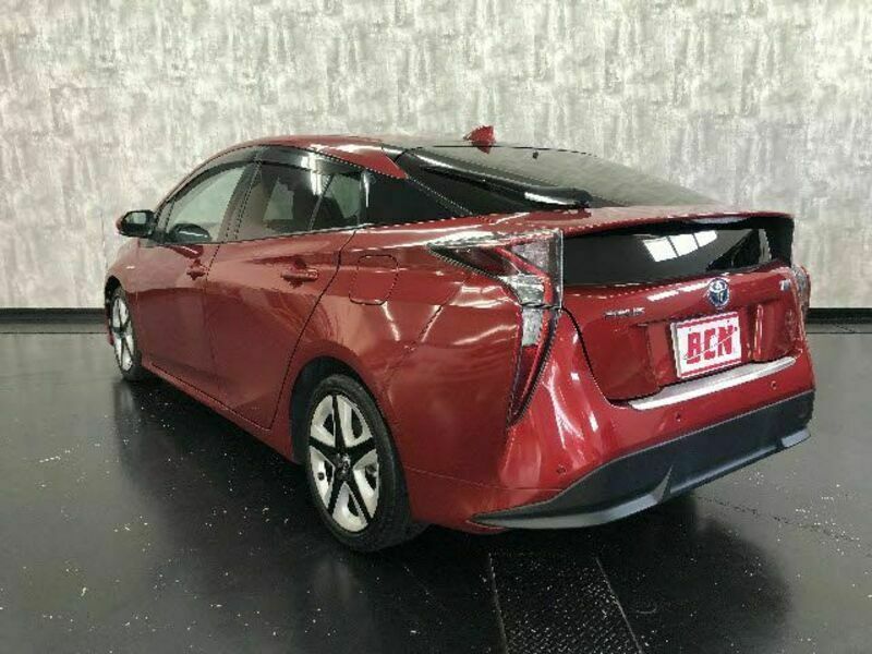 PRIUS-8