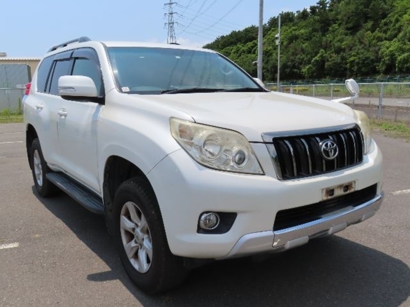 TOYOTA　LAND CRUISER PRADO