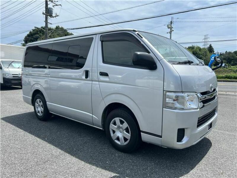 TOYOTA　HIACE VAN