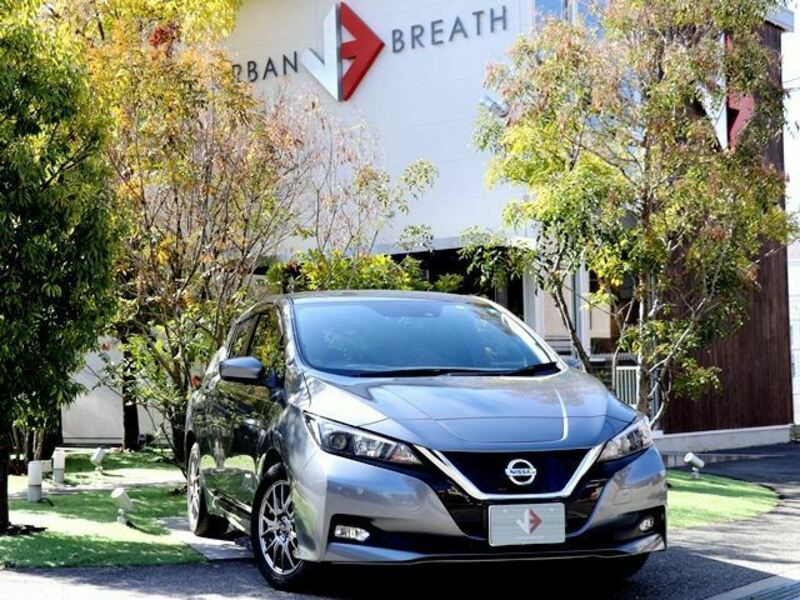 NISSAN　LEAF