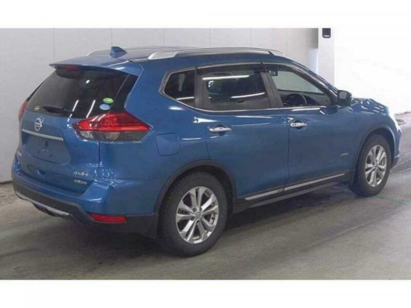 X-TRAIL-1