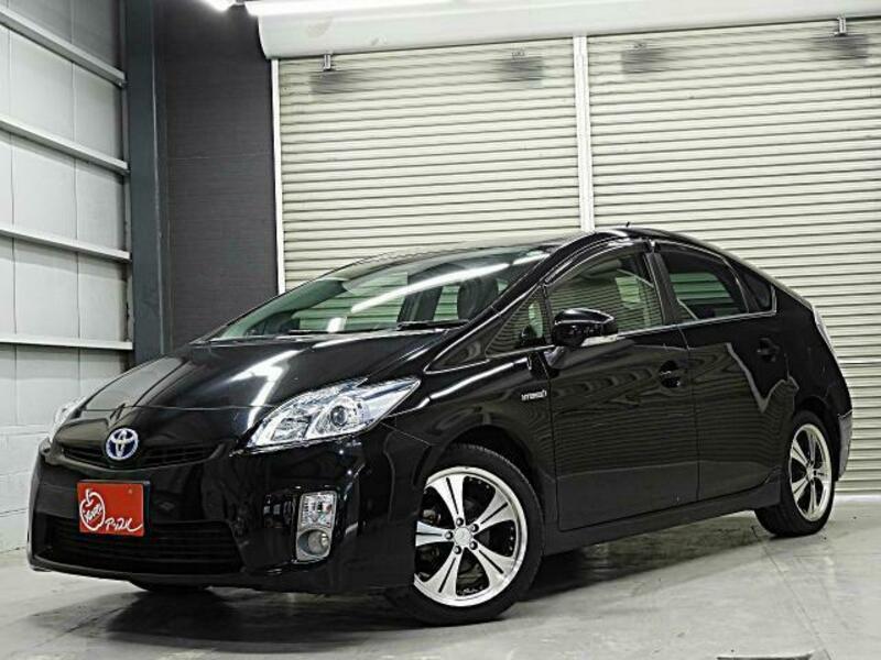 TOYOTA　PRIUS