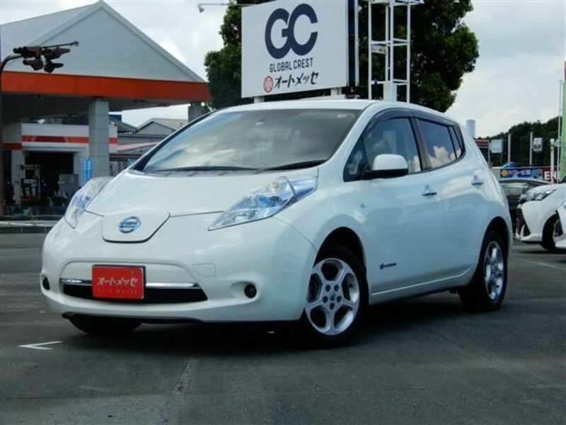 NISSAN　LEAF