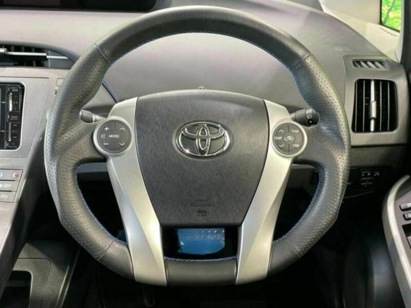 PRIUS-11