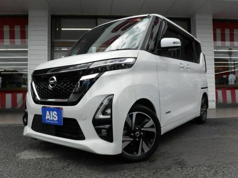 NISSAN　ROOX