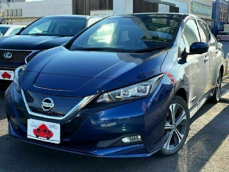 NISSAN　LEAF