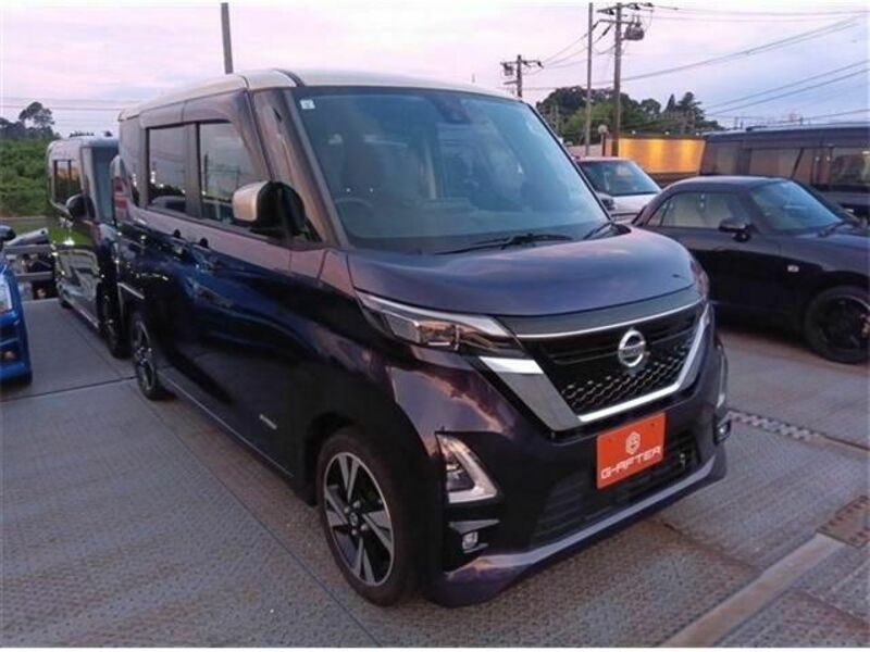 NISSAN　ROOX