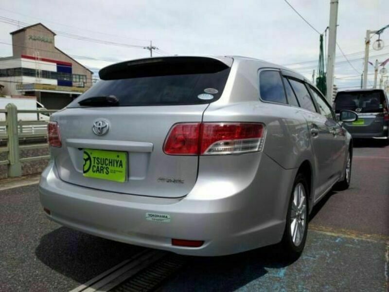 AVENSIS WAGON-1