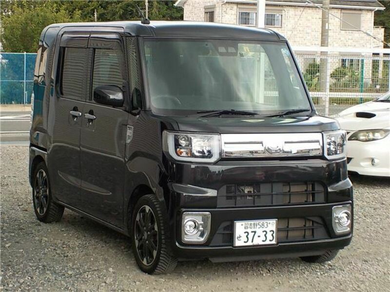 DAIHATSU　WAKE