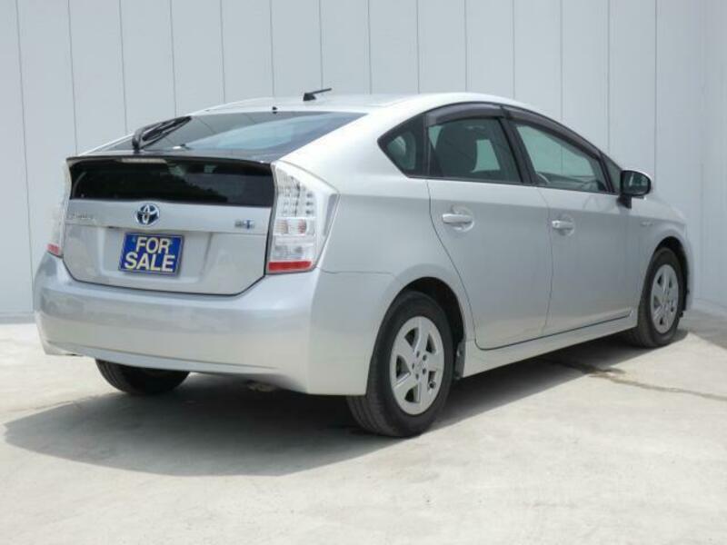 PRIUS-4