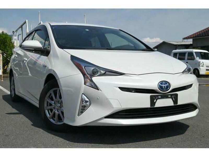 TOYOTA　PRIUS