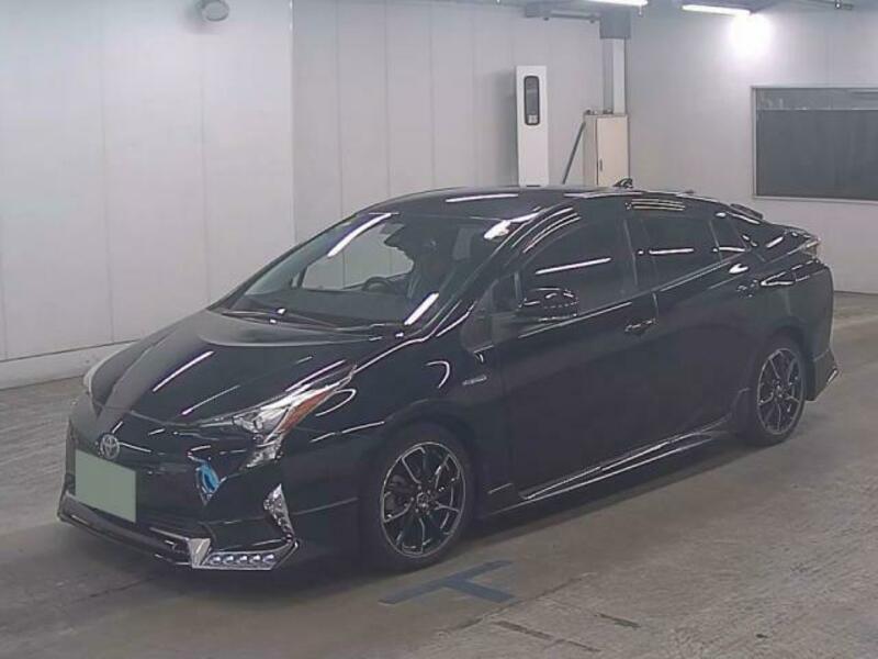 TOYOTA　PRIUS