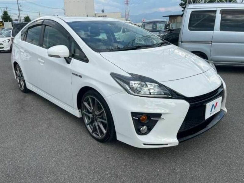 PRIUS-16