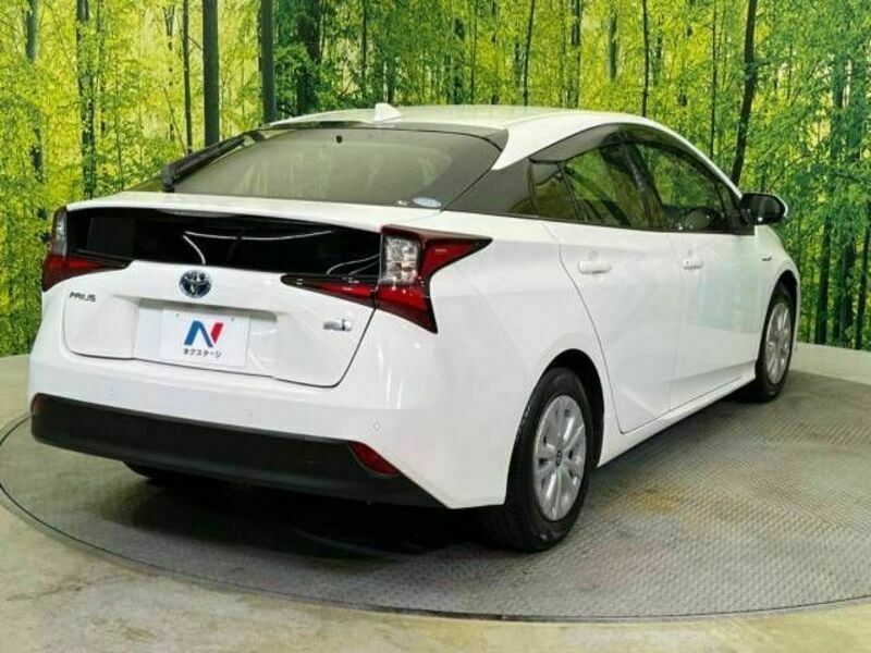 PRIUS-17